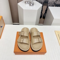 Louis Vuitton Slippers